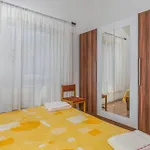 2 Bedroom Beautiful In 아파트 말리로시니