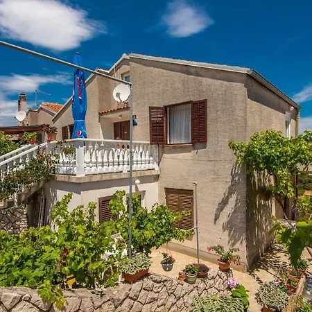 Apartment Beautiful In Mali Losinj