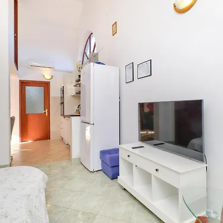 Cozy In With Wifi Lägenhet Mali Lošinj