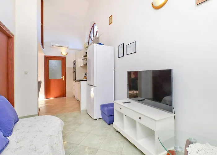 Beautiful In Apartment Mali Lošinj